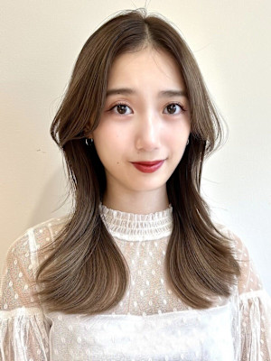 ミディアム/ミディアムレイヤー/くびれ巻き/20代/ベージュ