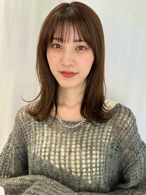 ミディアムヘア/ミルクティーベージュ/くびれヘア/20代／