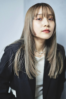 レイヤーロング/顔まわりレイヤー/透明感ベージュ/髪質改善