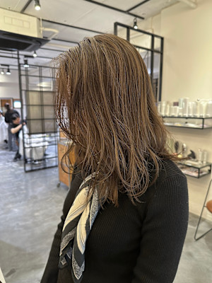 池袋 イルミナカラー ハイライト 透明感 アッシュグレー♪