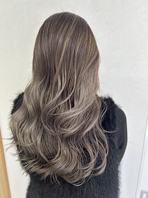 バレイヤージュ風ハイライトカラー！