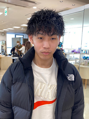 ツイストスパイラル波巻きシャドウメンズパーマ東京銀座有楽町