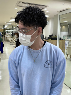 ツイストスパイラル波巻きシャドウメンズパーマ東京銀座有楽町