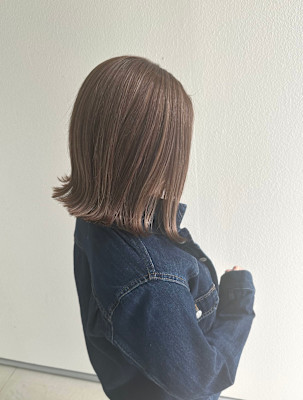 白髪ぼかしハイライト/ベージュカラー/外ハネ