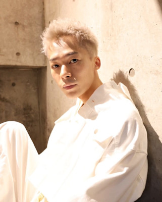 ストリート系が好きな方に！ホワイトベージュベリーショートヘア