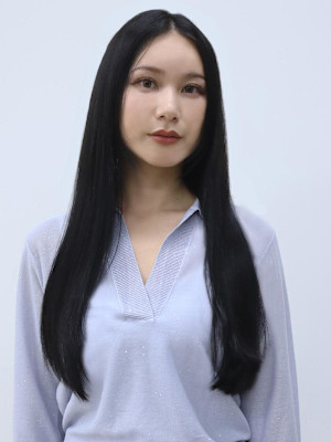 ツヤ感黒髪ストレートロング