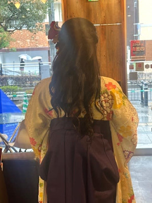 卒業式　袴  ロングカールハーフアップスタイル