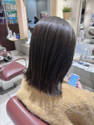 くびれロブの透け感カラー