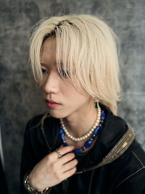 ハイトーン/ウルフ/ミディアムヘア/ブロンド