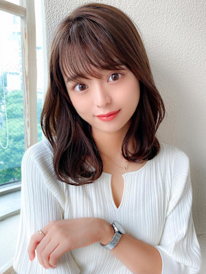 イメチェン美髪外ハネボブミディアムストレート寒色系カラー