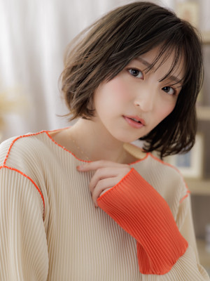 ゆるふわデジタルパーマくせ毛風エアリーボブ　くすみベージュ