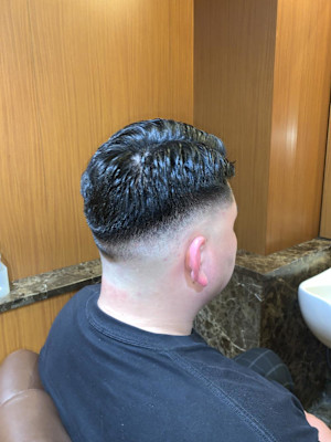 アイロンパーマ×スキンフェード