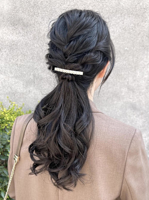 黒髪ロング　ふんわりポニーテールお呼ばれヘア