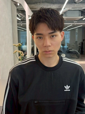 横浜メンズカット刈り上げマッシュ黒髪スパイキーショート黒髪
