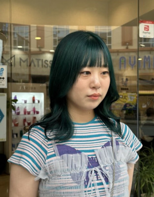 モスグリーンレイヤーカット