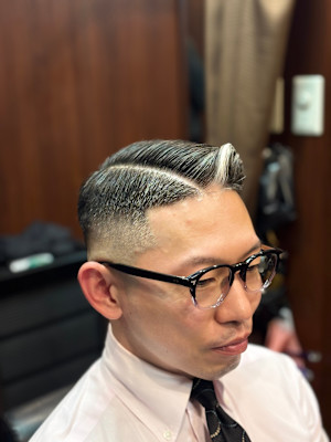 73サイドパートスキンフェード