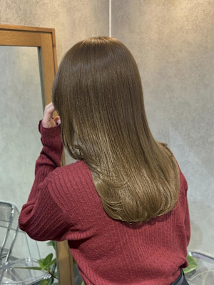 ○透明感たっぷりベージュカラー