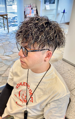 メンズサロンカット&パーマGIVE豊田市駅店 MAMBO(ギ