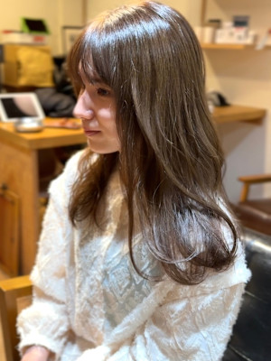 透明感カラー。 オリーブベージュ