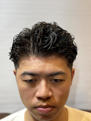 短髪パーマ