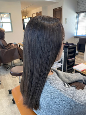 オリーブグレージュ