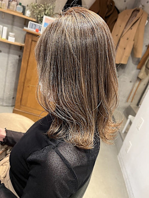 ハイライトベージュ＊ナチュラルくびれヘア