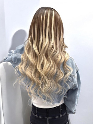 エクステでバレイヤージュ風仕上げ