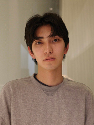 メンズナチュラルショート/センターパート/刈り上げなし