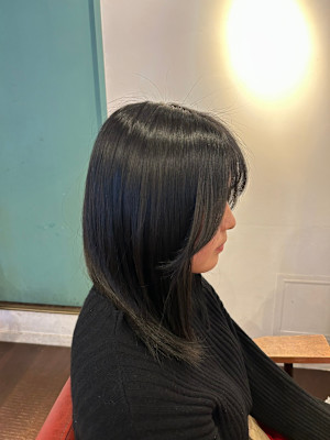 暗めグレージュ