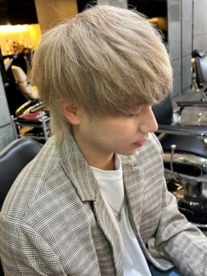 ホワイトベージュ ブリーチカラー マッシュ 20代【札幌】