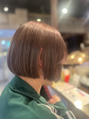 グレーベージュ