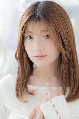 艶感ストレートうぶバングモテ髪小顔レイヤー　韓国風巻き