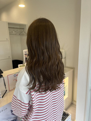 カーキブラウン