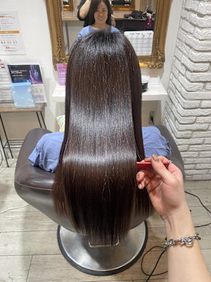 梅雨にも負けない透明感艶ヘアー