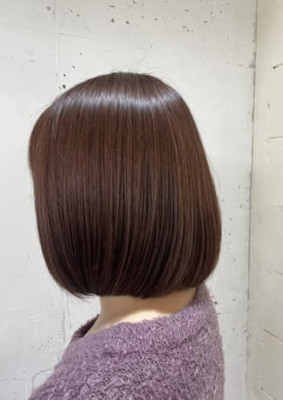 シンプルボブ×ピンクブラウン
