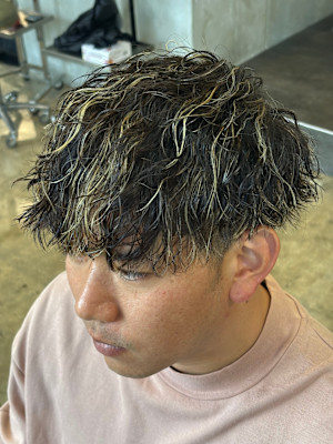 メンズマッシュカットツイストスパイラルパーマハイライトカラー