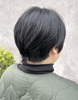 黒髪マッシュショート　多毛さん　ストレートパーマ