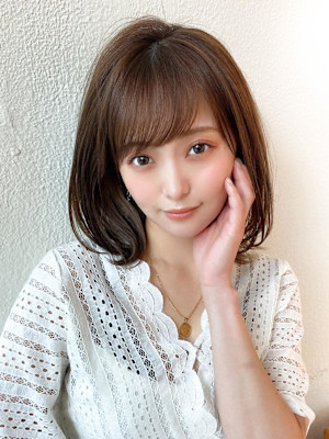 ひし形ショートボブレイヤーイメチェン美髪ホワイトブロンド