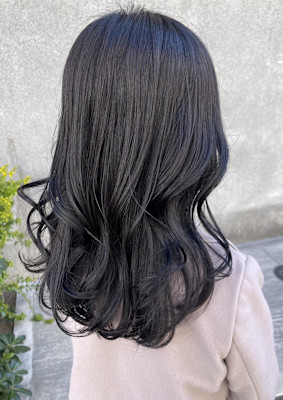 暗髪グレージュ　レイヤースタイル