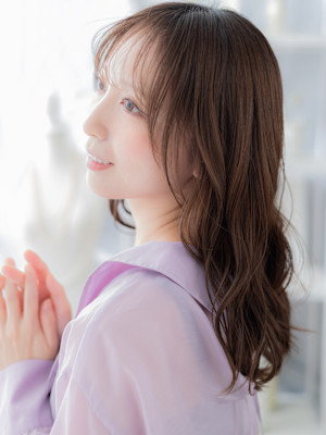 韓国風巻き透けバングこなれロングレイヤー　くすみベージュ