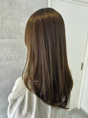 オリーブグレージュ