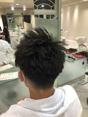 刈り上げアップバングショート