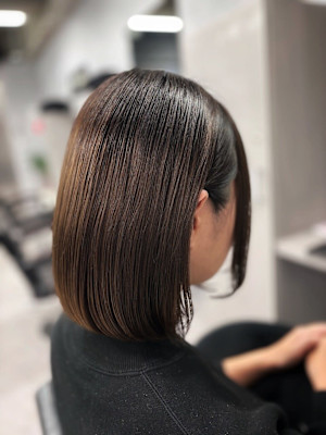 ぷつんとストレートボブ