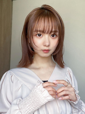 美髪ミディアムストレート寒色系カラー極細ハイライト  