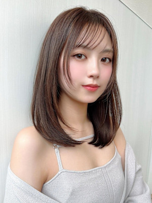 美髪ミディアムストレート寒色系カラー極細ハイライト