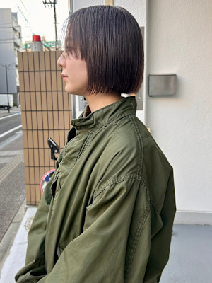 くすみベージュ　姫カット　切りっぱなしボブ