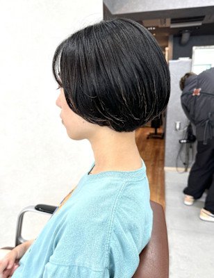 【丸みショートボブ・シークレットハイライト】