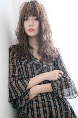 【S.BROOM天王寺店】ナチュラルセミディースタイル