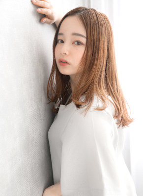 【S.BROOM】ベージュ系でこなれたナチュラルストレート