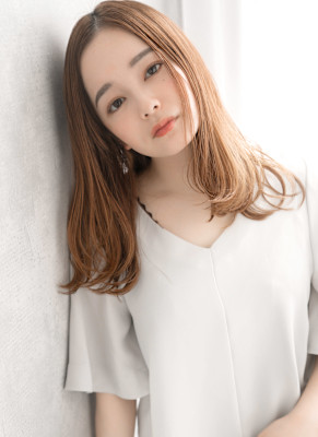 【S.BROOM】ベージュ系でこなれたナチュラルストレート